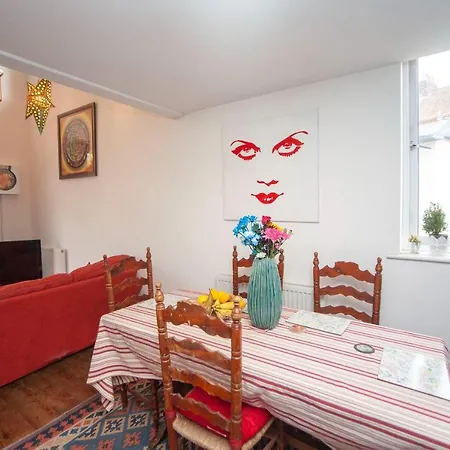 Special 3 Bedroom Townhouse With Parking In *