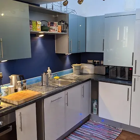 Special 3 Bedroom Townhouse With Parking In بيت للعطل