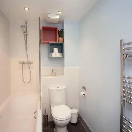 بيت للعطل Special 3 Bedroom Townhouse With Parking In