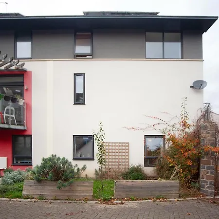 Nyaraló Special 3 Bedroom Townhouse With Parking In *